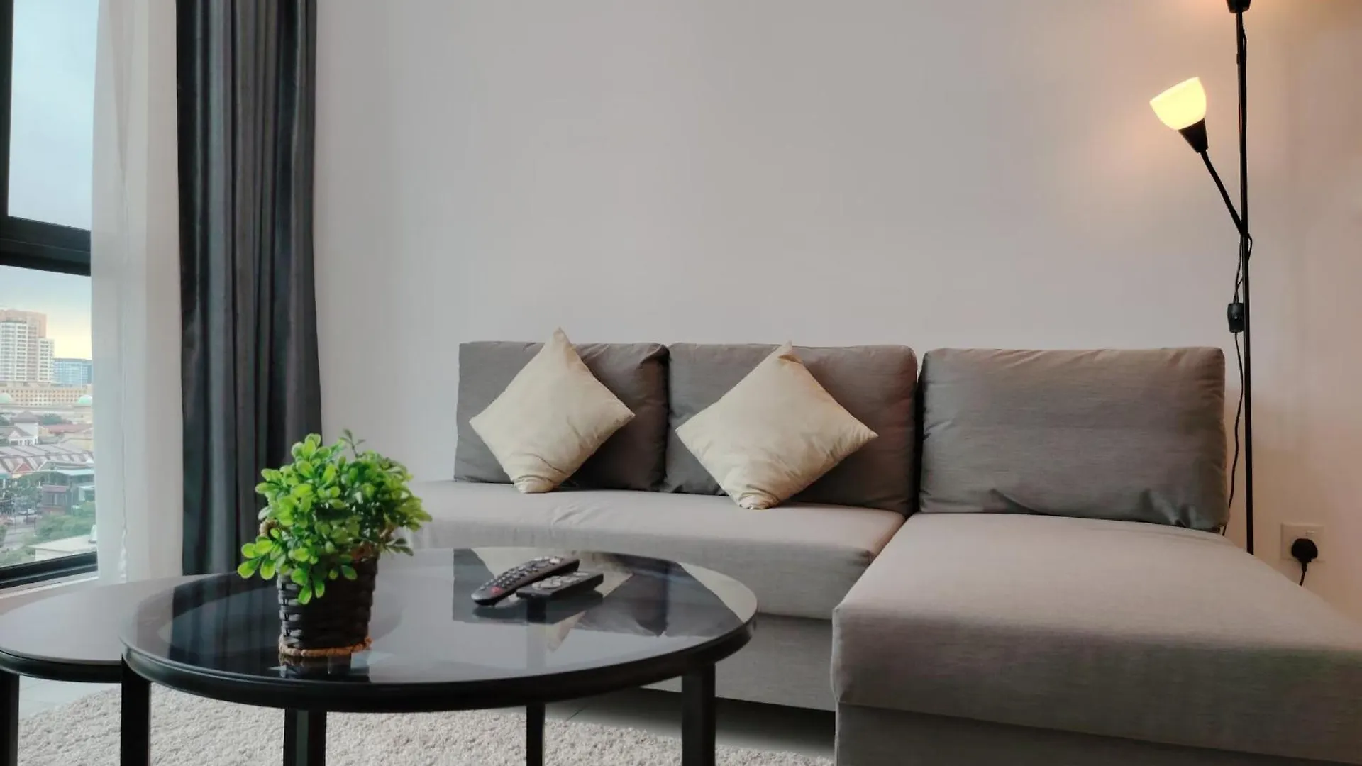 Greenfield Residence With Amazing Pool View And High-Speed Wi-Fi Petaling Jaya